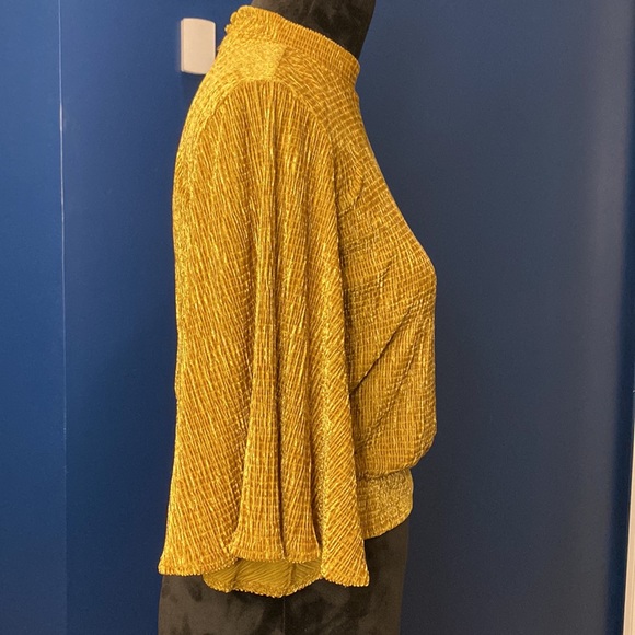 BB Dakota Top size small flutter sleeves - Picture 3 of 8